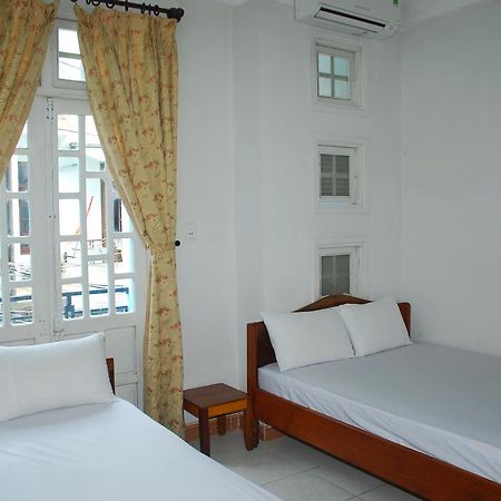 Volga Hotel Hue Exteriör bild