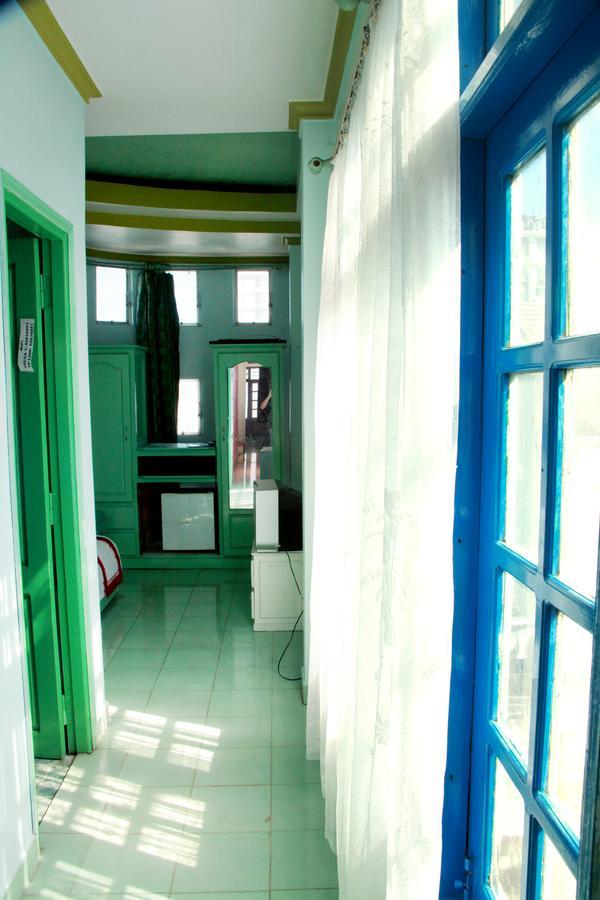 Volga Hotel Hue Exteriör bild